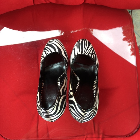 Miss Me Zebra print 5”platform high heels. - Picture 3 of 7
